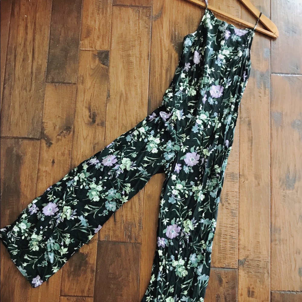 Unique Flower Patterned Vintage Jumpsuit!